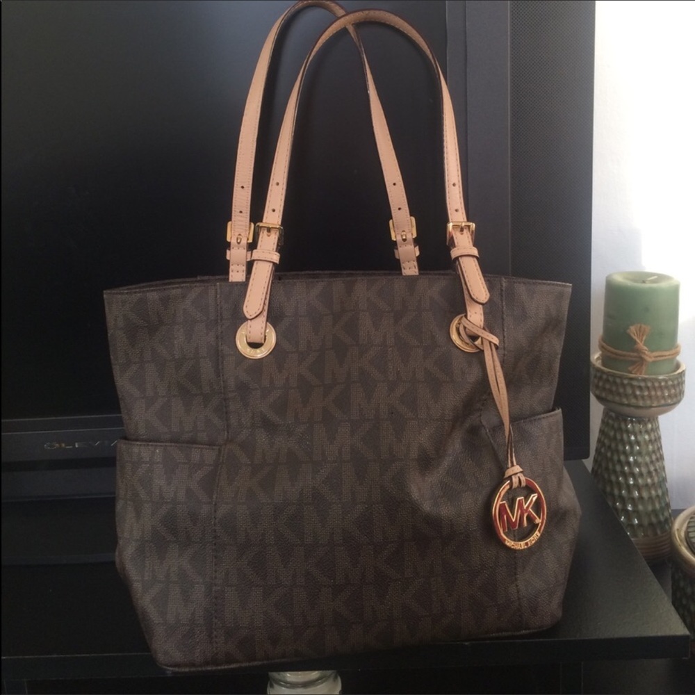Brown Micheal Kors Jet Set tote bag