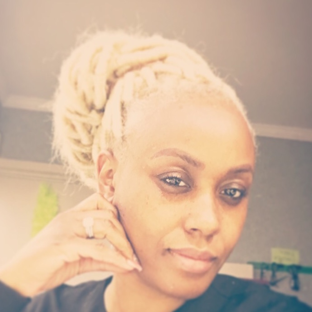 Meet your Posher, Nadia