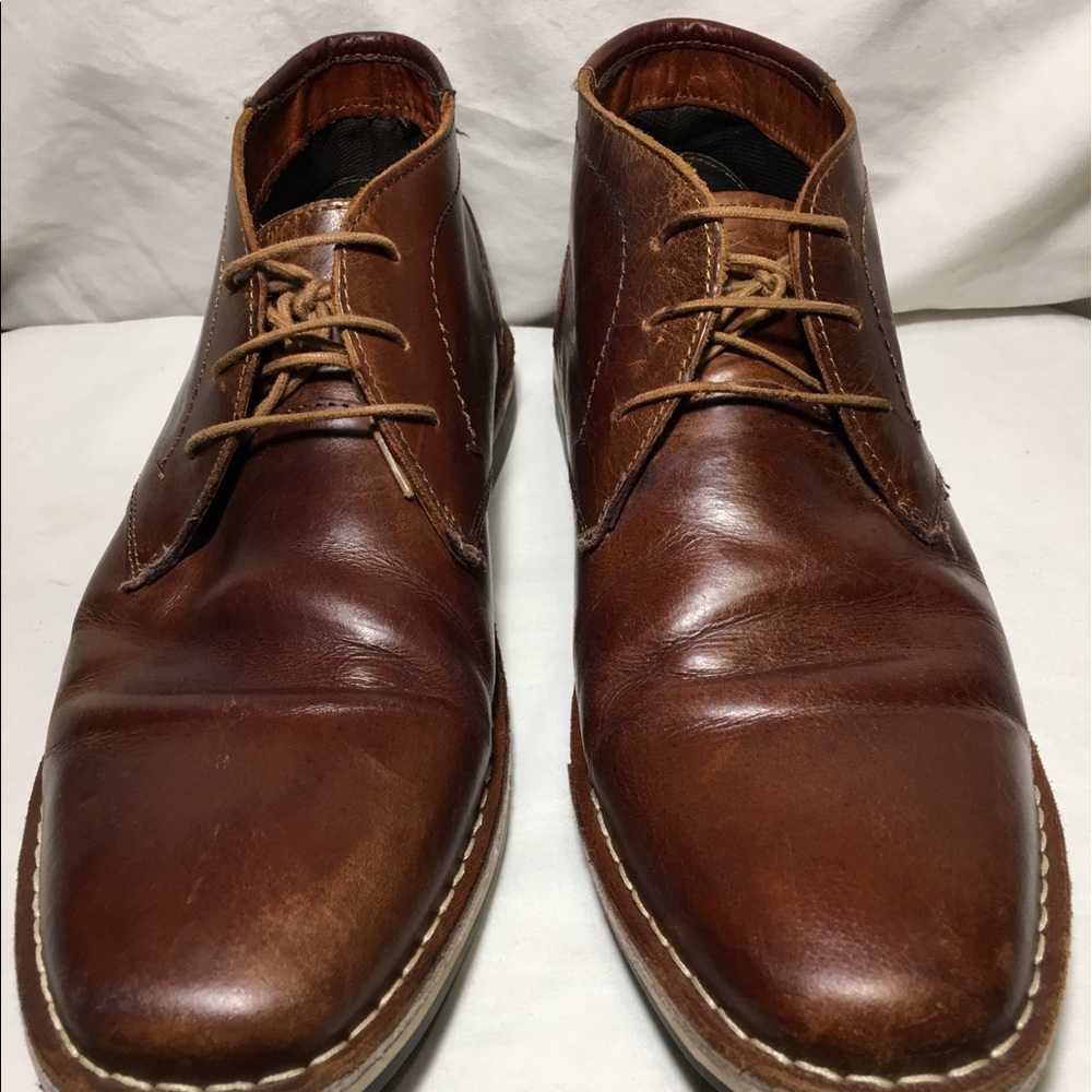 Steve Madden "Harken" Chukkas distressed leather
