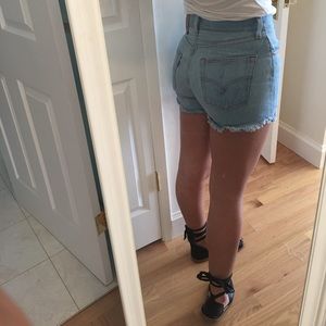 LEVI'S SHORTS