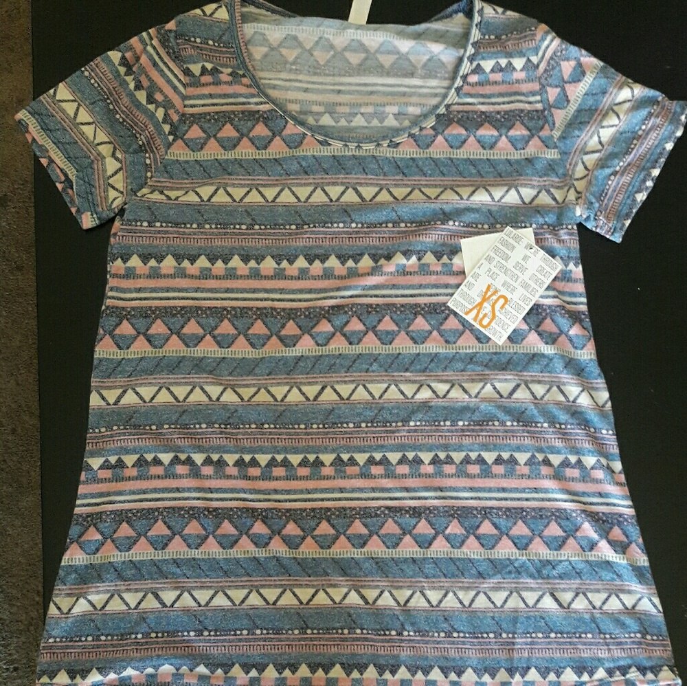 Lularoe Classic T BNWT