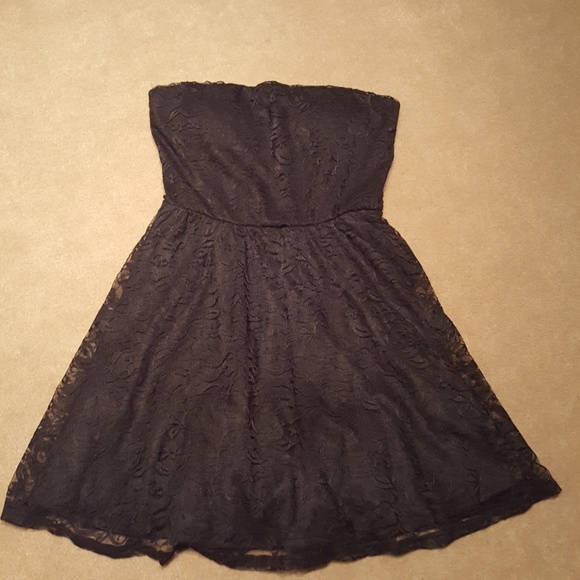 Black lace dress - Picture 1 of 5