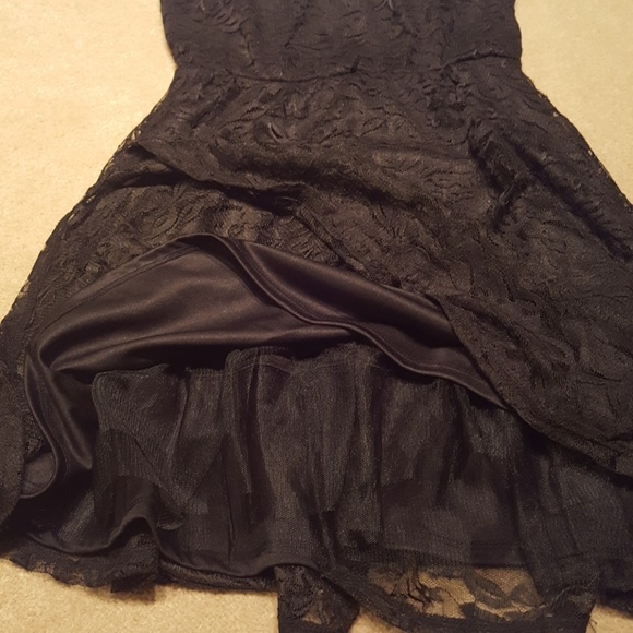 Black lace dress - Picture 5 of 5