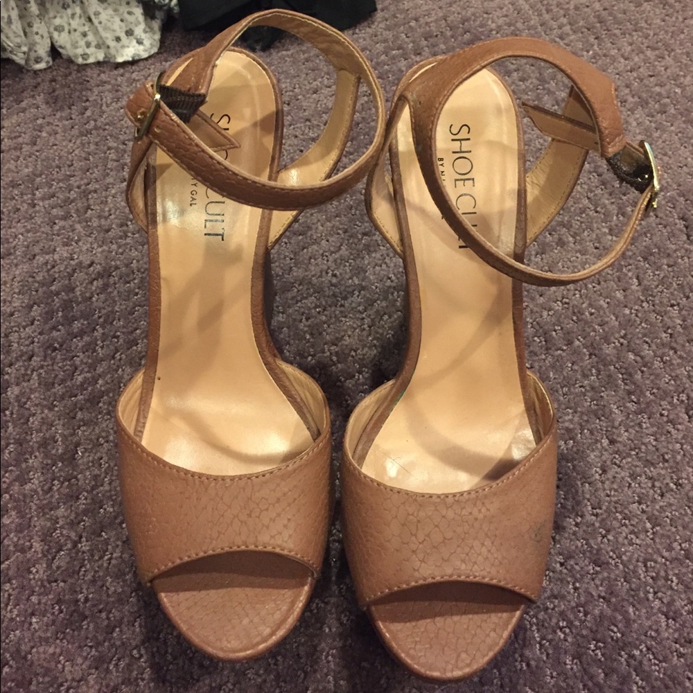 Shoe cult by Nasty Gal tan wedges