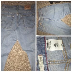 Women Levi's (Relaxed bootcut 550)