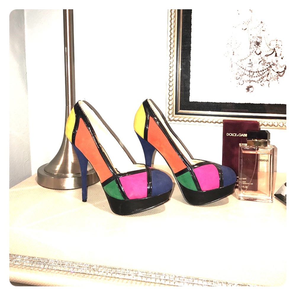 Multicolor platform heel