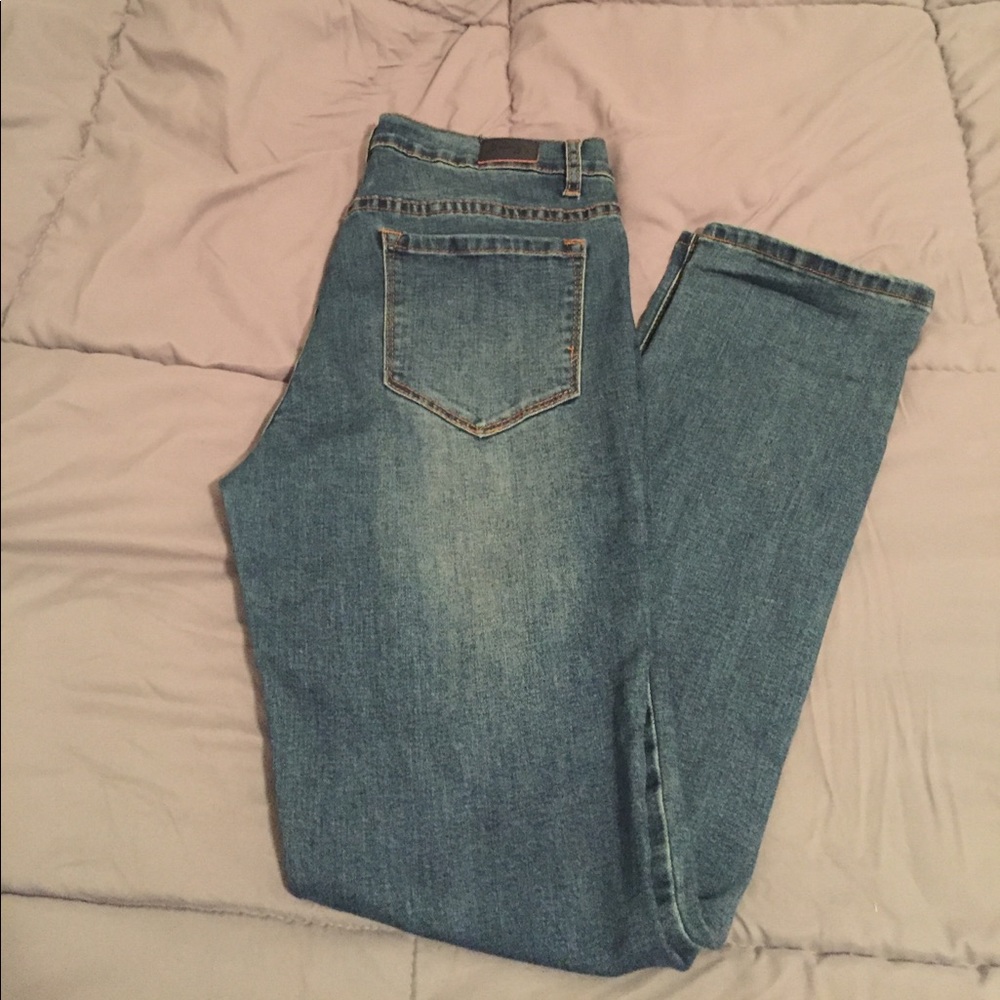 FINAL MARKDOWN 💕 Akira high rise skinny jeans