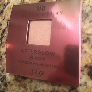Urban Decay AfterGlow 8-hr Highlighter
