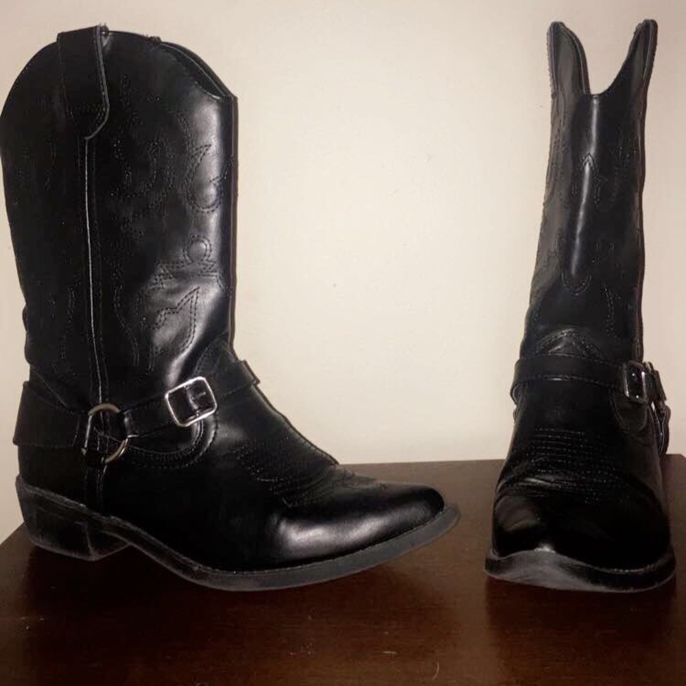 Women's cowboy boots