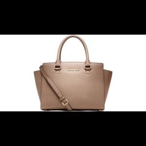 Michael Kors Satchel - Selma Large Top Zip