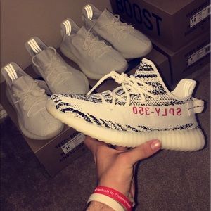 YEEZY ZEBRA V2 YEEZY CREAM V2