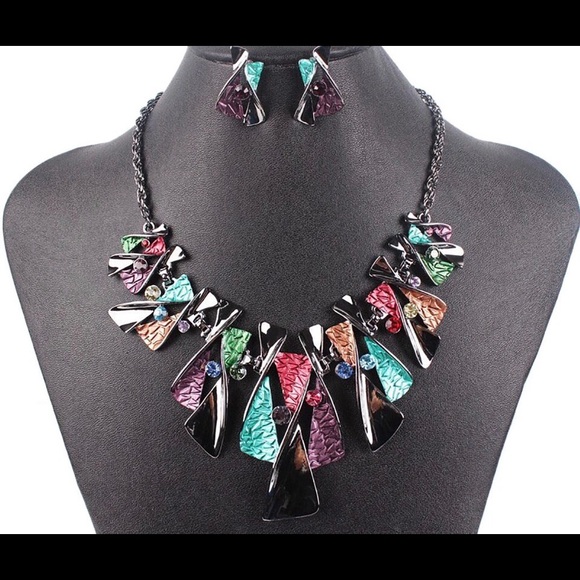 🔴Multi-Colored Statement Necklace & Earring Set. - Picture 1 of 2