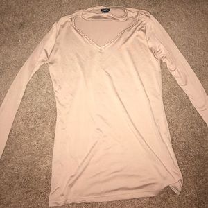 Long sleeve neck cutout shirt
