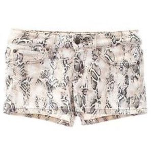 Bebe python print shorts - Size 27