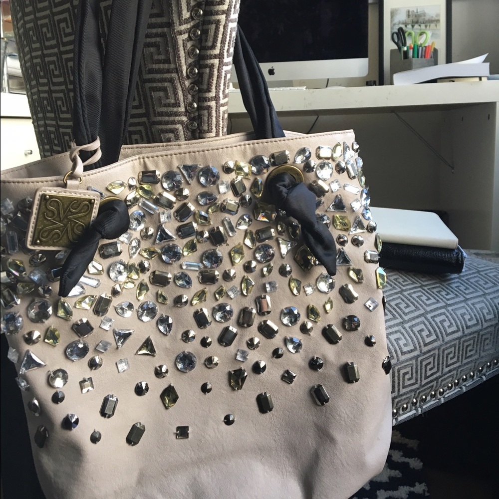 Gorgeous Vera Wang Leather/Crystal Tote✨✨✨