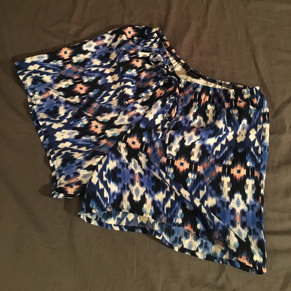 See You Monday digital print shorts - Size S