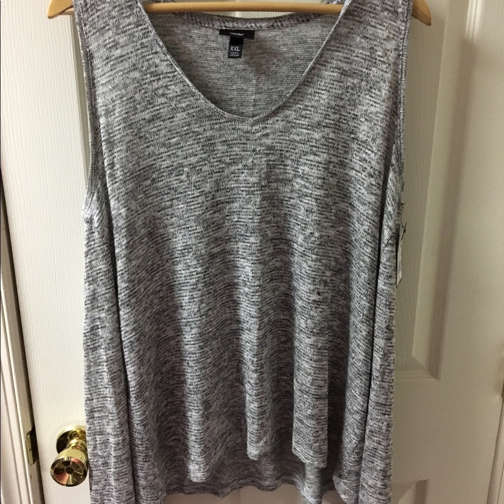 Woman's gray knit tank top. Size XXL