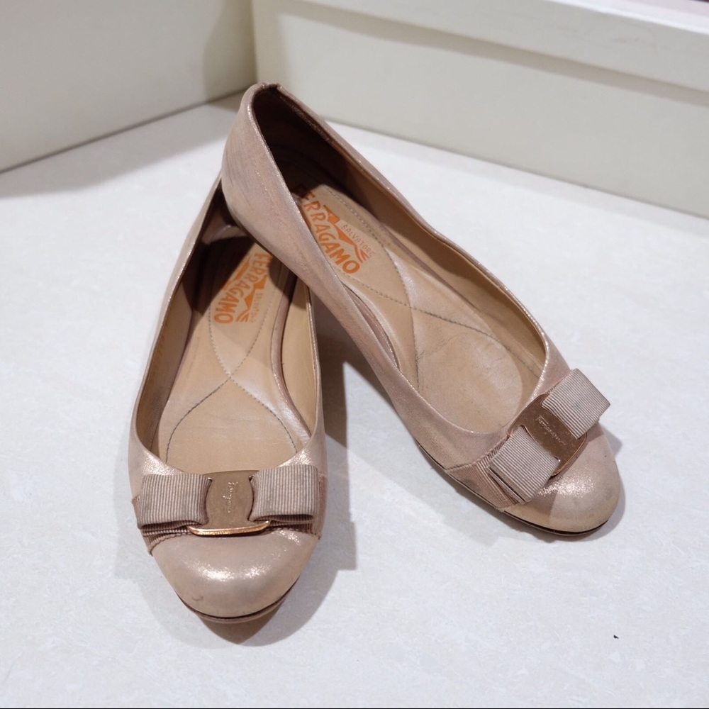 Salvatore Ferragamo Rose Gold 'Varina' Flats