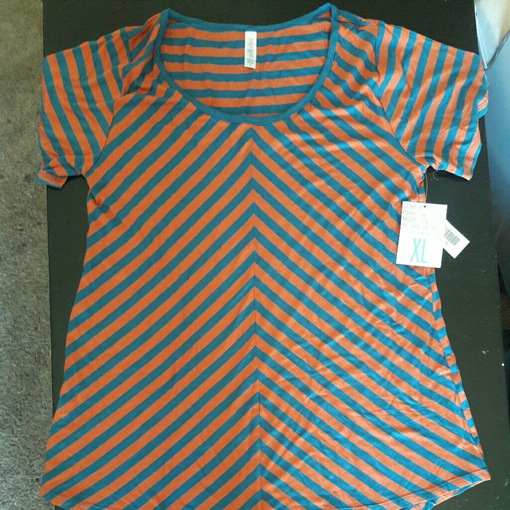 Lularoe Classic T BNWT
