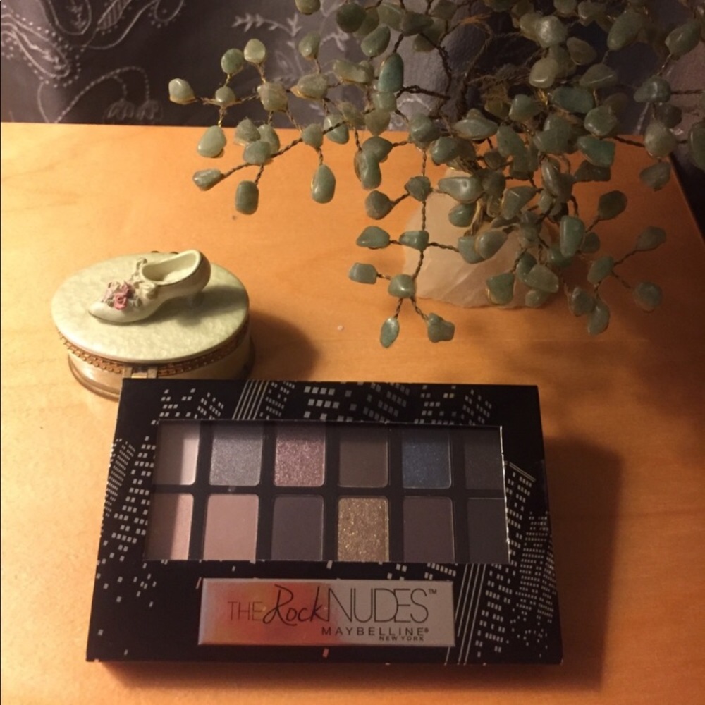 💥MAYBELLINE EYESHADOW 💥BRAND NEW💥