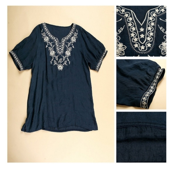 ❤LAST ONE❤5⭐ rated 💢Embroidered Lightweight Top - Picture 2 of 5