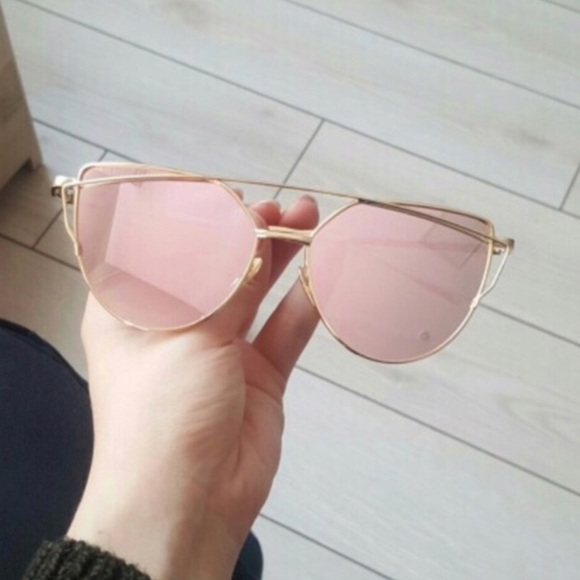 Pink mirrored sunnies - Picture 2 of 2