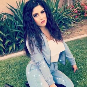 Meet your Posher, Alejandra