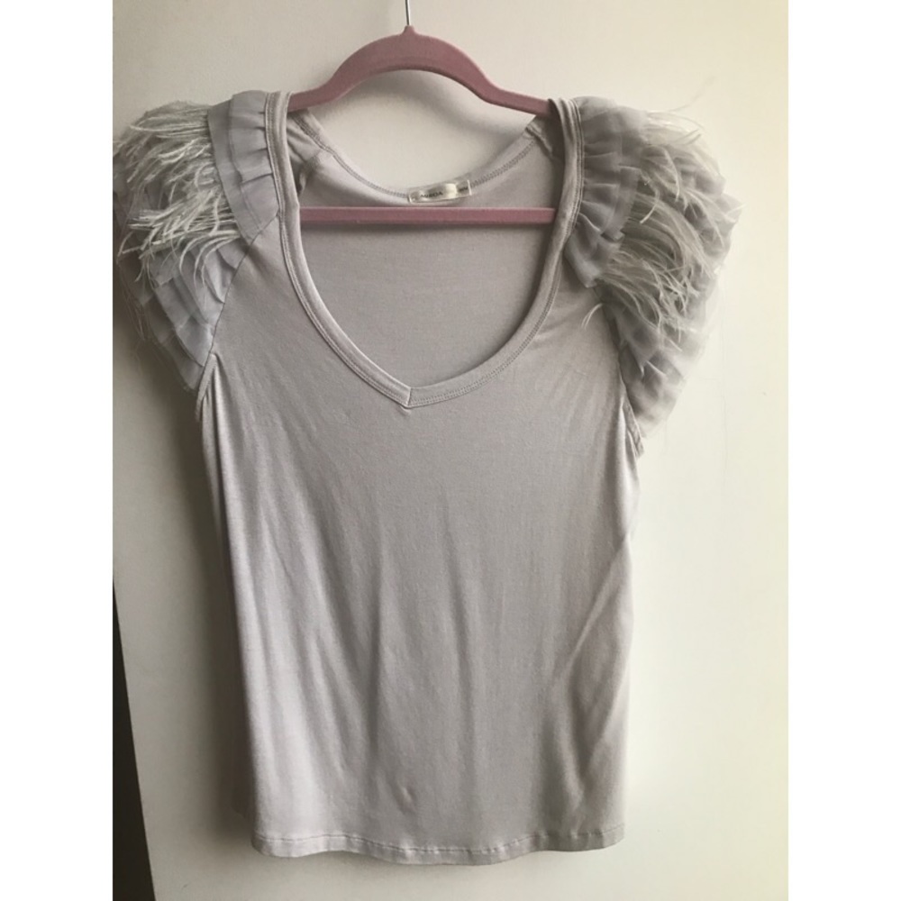 Boutique top Feathery v neck