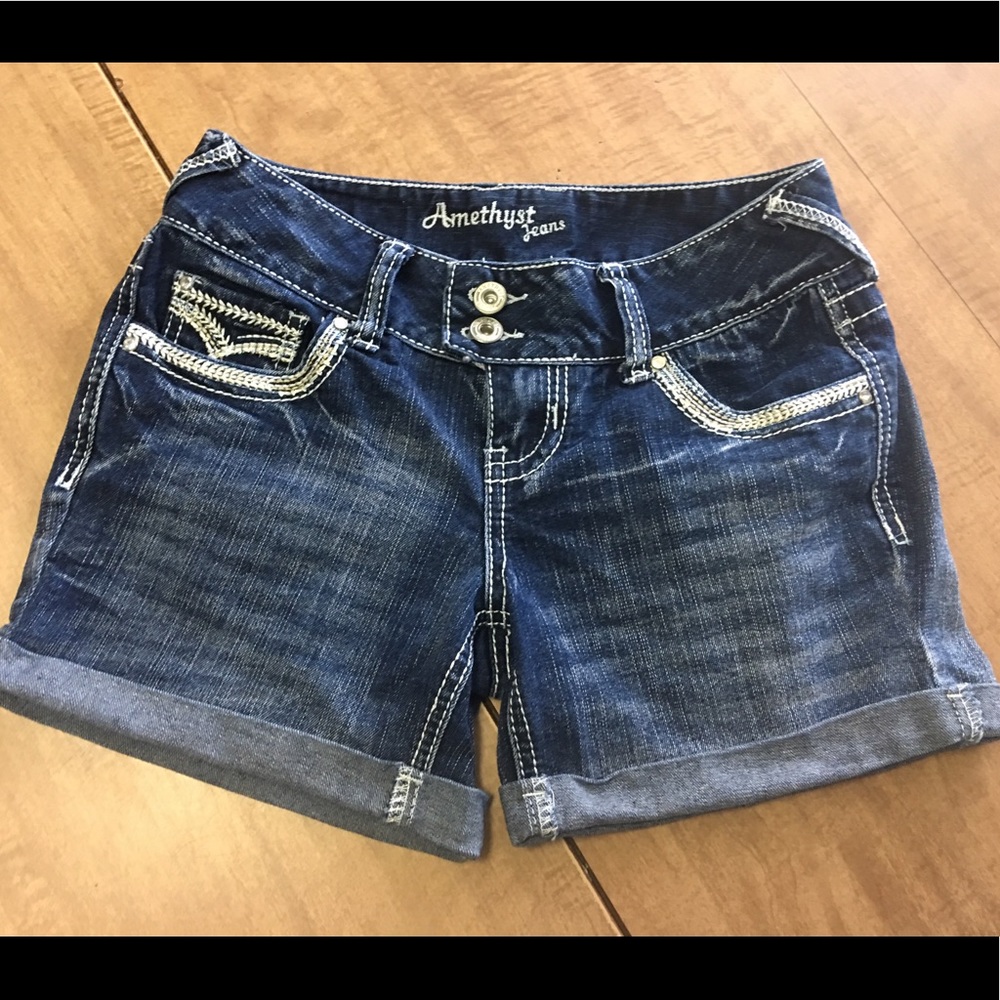 Amethyst stitched cuff jean shorts- size 1 Juniors