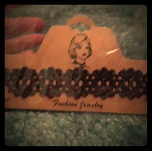 LACEY choker