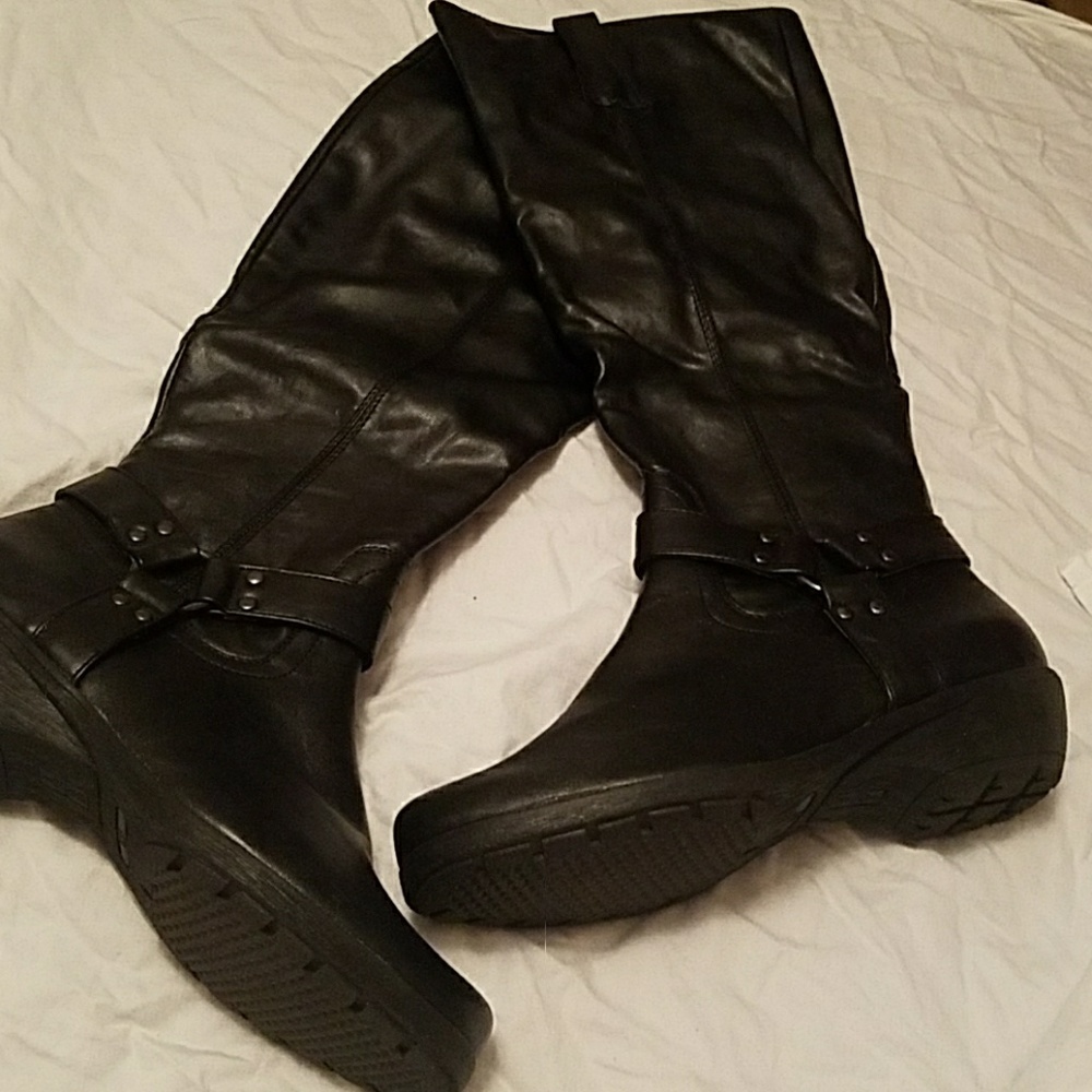 WIDE CALF Tall black boots
