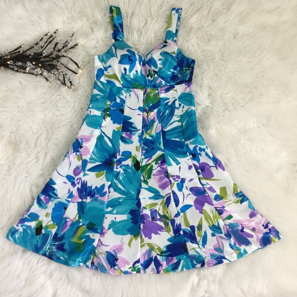 R&K Originals Dresses & Skirts - R&K ORIGINALS PETITES 4P PLEATED FLORAL DRESS