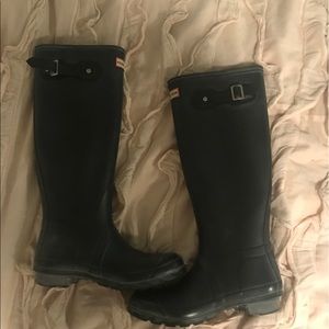 Black matte Hunter rain boots