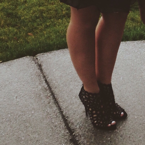 Black heels - Picture 1 of 4