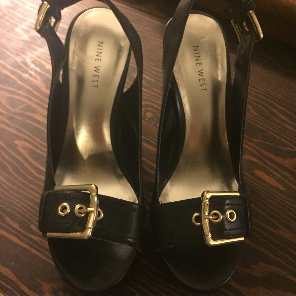 Nine West Buckle Shoe New