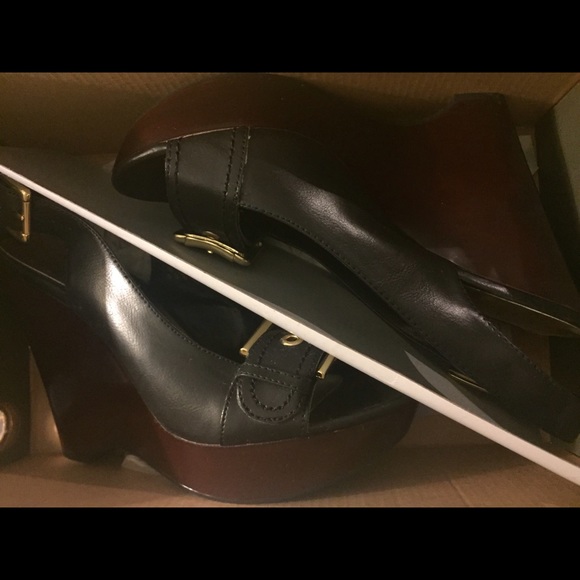 Nine West Buckle Shoe New - Picture 2 of 3