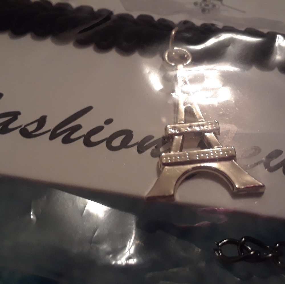 Choker - Picture 2 of 2