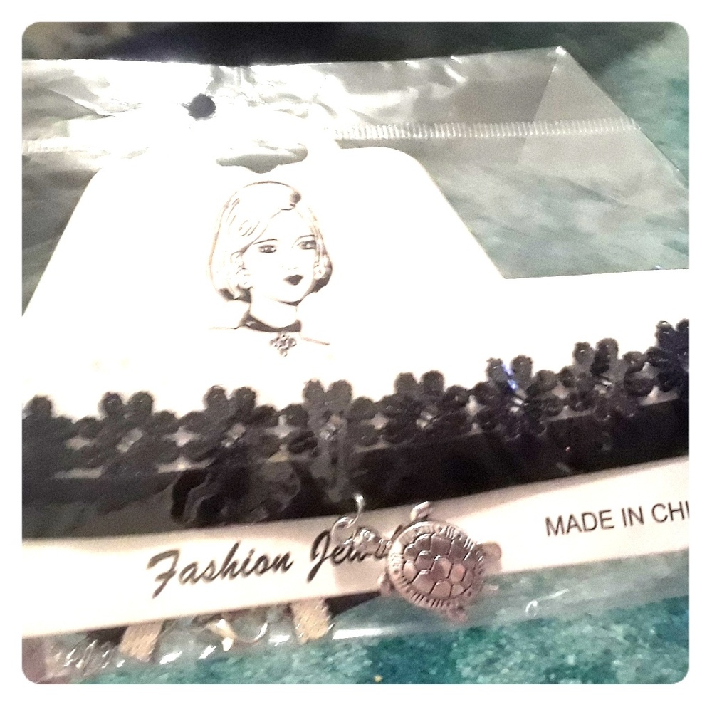 LACEY BLACK TURYLE CHOKER