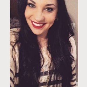 Meet your Posher, Claire