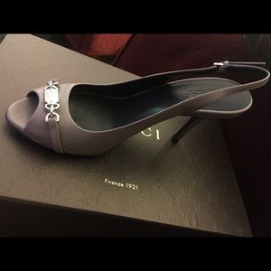 Gucci women's shoes brand new with box