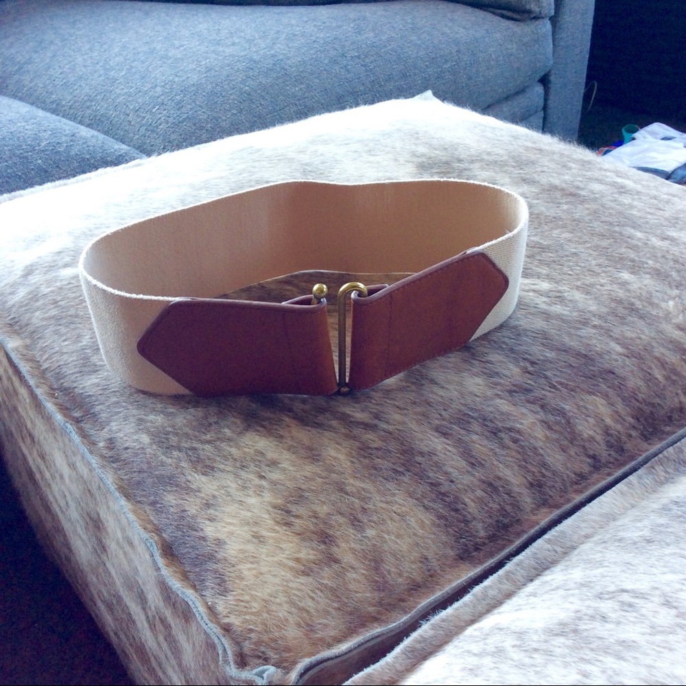 Express Pencil Closure Stretch Belt