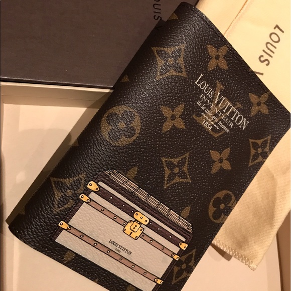 Used Lv Passport Cover IQS Executive