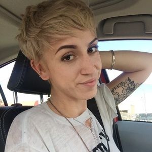 Meet your Posher, Delaney