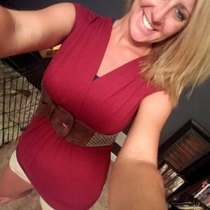 Dark red short sleeve lightweight sweater