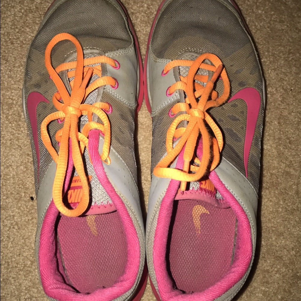 Nike Tennis Shoes