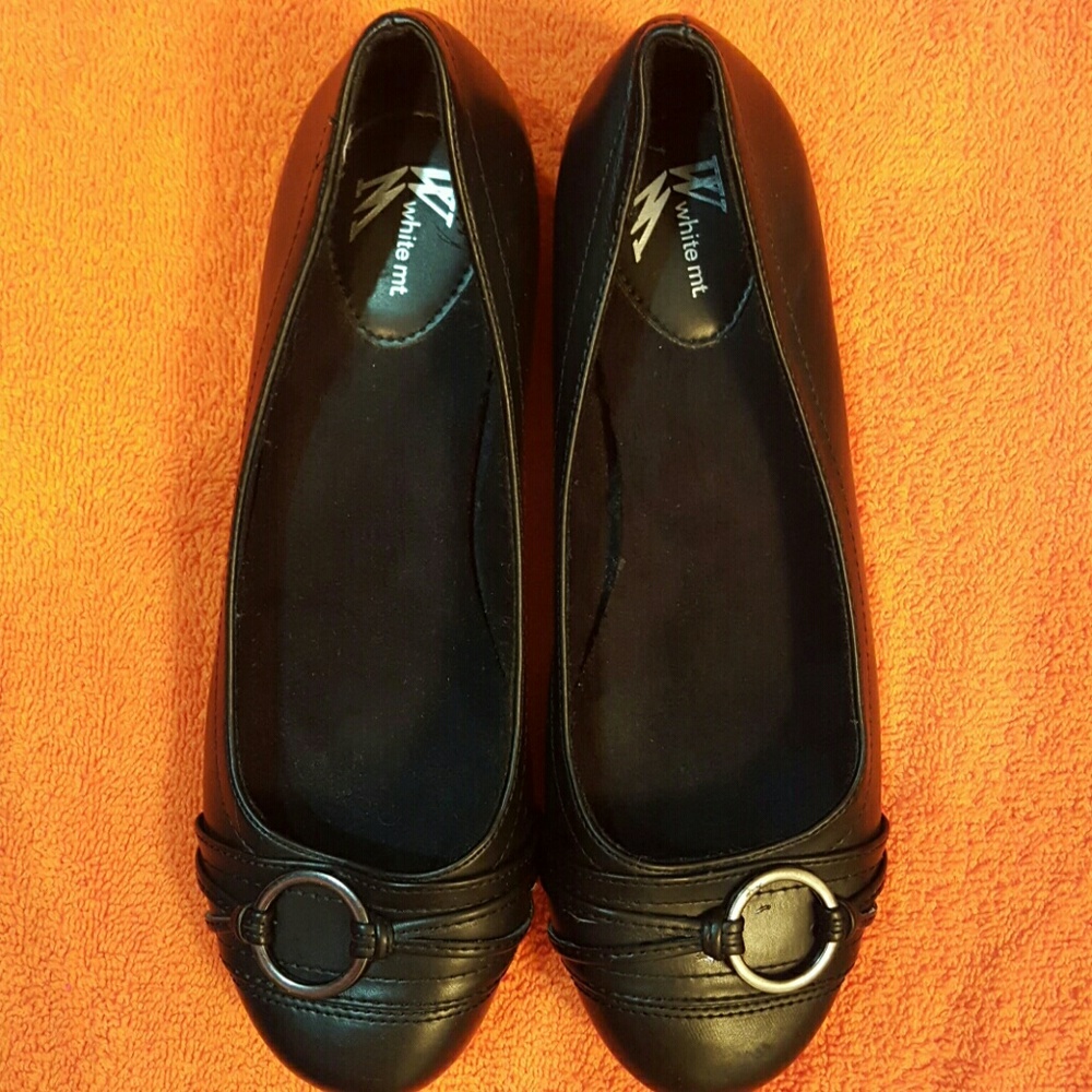 Black flats - Picture 2 of 4