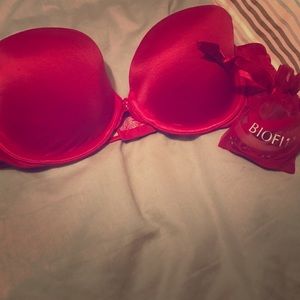 Victoria's Secret Biofit Strapless bra