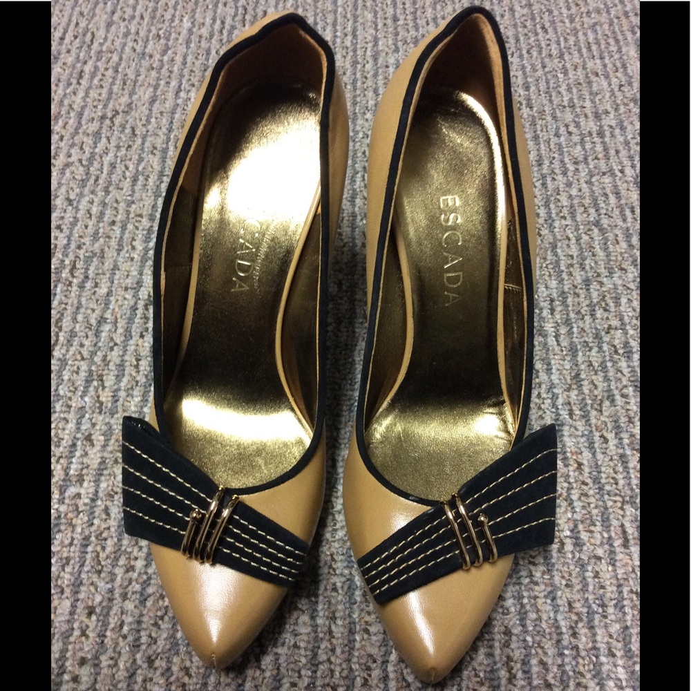 Never worn Escada Heels