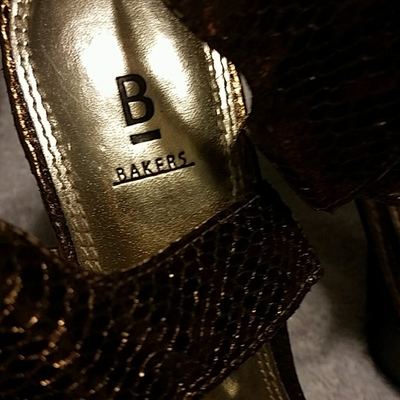 Shoes - Picture 4 of 4