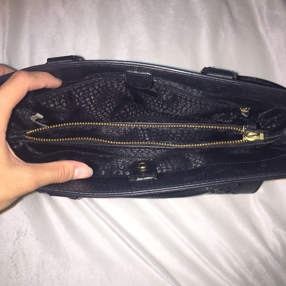 SOLD❌ Kate Spade ♠️ Perri Lane Romy bubble satchel - Picture 2 of 6